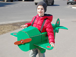 Игрушка из картона Самолет на лямках